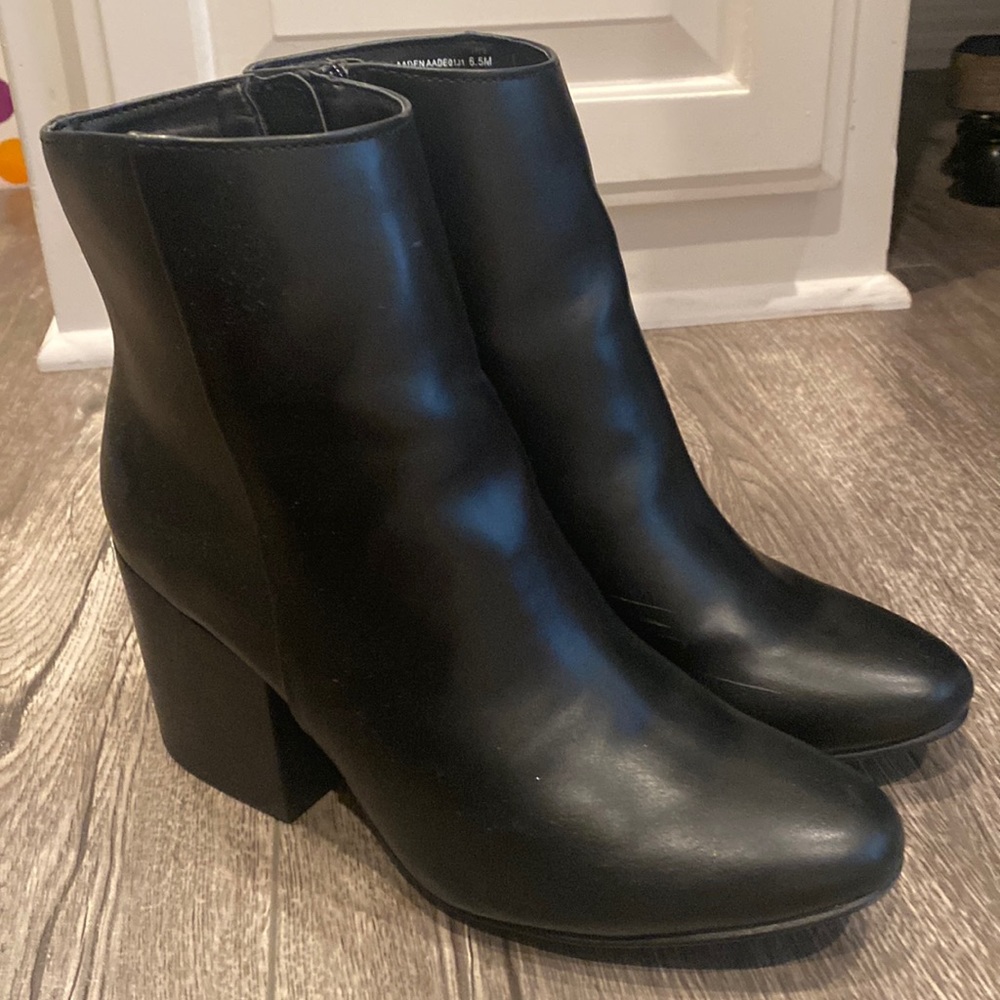 Madden Girl Black Leather Booties/Boots, Size 6.5 in Womens